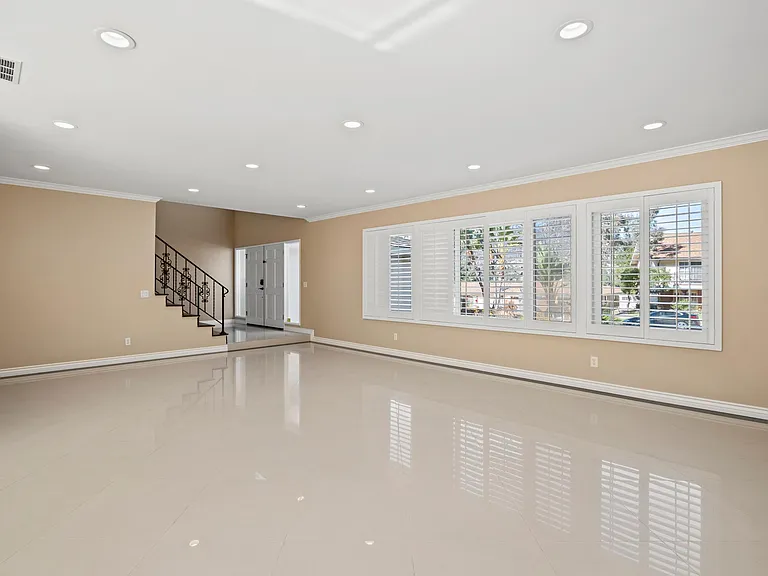 1210 Swarthmore Dr — Photo 7