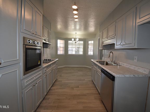 5th image of 1624 Vista Real Dr