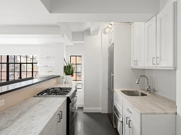 10 Park Avenue image 3 of 10