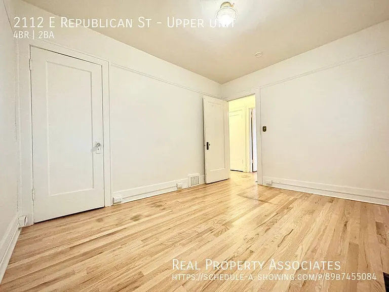 2112 E Republican St #UPPER — Photo 14