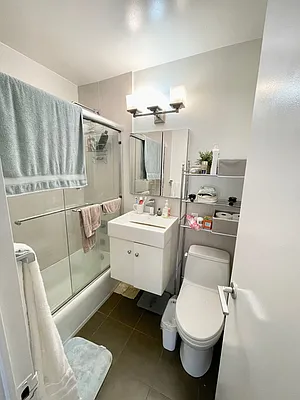 Rented by Olympia House Delaware LP | media 6