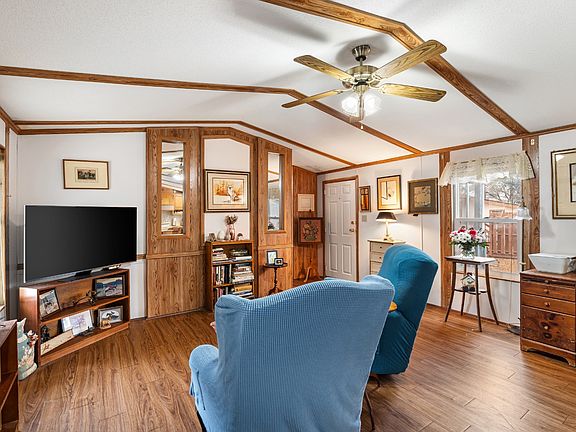 4th image of 125 Cedar Rdg S