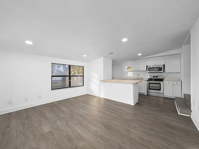 3815 S Summerlin Ave — Photo 6
