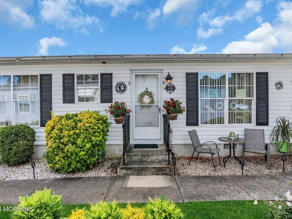 134 Briarwood Court, Whiting, NJ 08759
