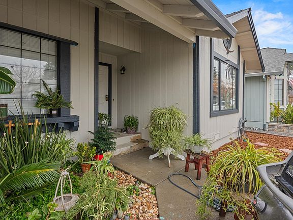 3rd image of 107 Mirna Court