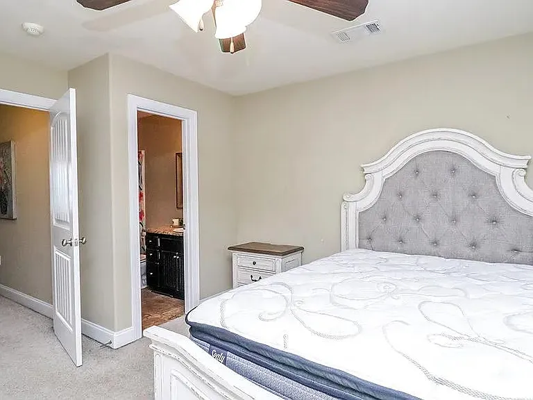 1300 Ashleys Dr — Photo 12