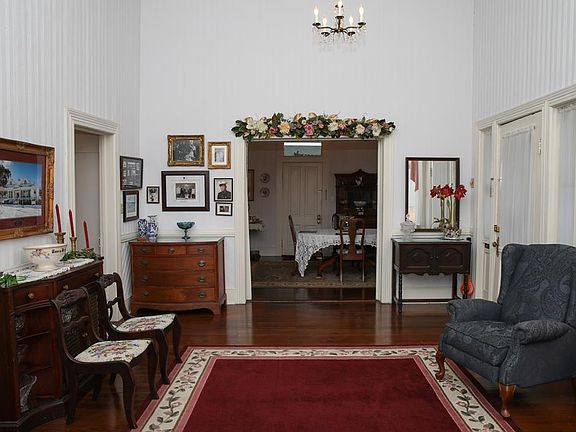 5th image of 108 Caswell St