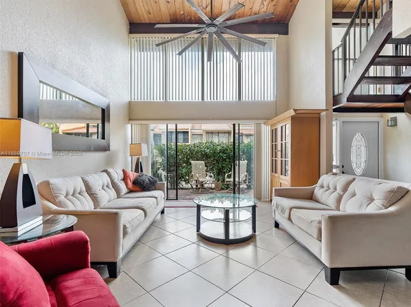 741 E Coco Plum Cir APT 5, Plantation, FL 33324