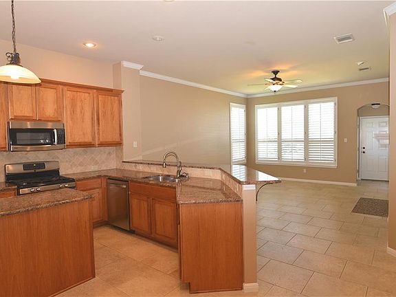 3rd image of 213 Village Park Dr