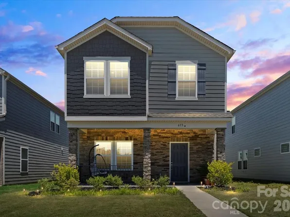 613 Cedar Knoll Cir, Pineville, NC 28134