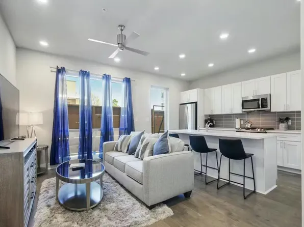 900 Bartholomew St #221, New Orleans, LA 70117