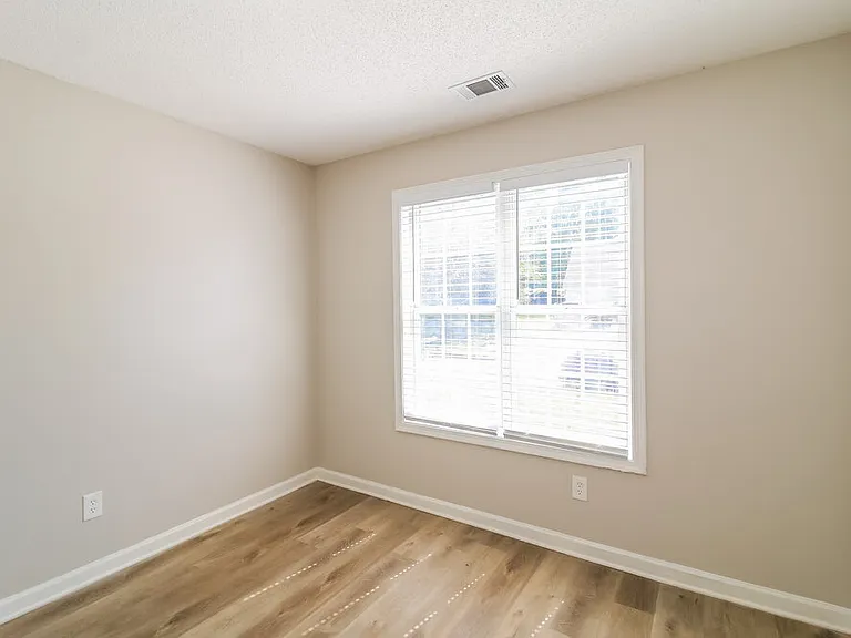 915 Castlerock Way — Photo 14