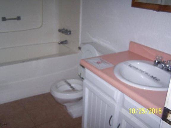 3rd image of 590 Duck Ct