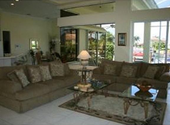 4th image of 1615 Rainbow Ct