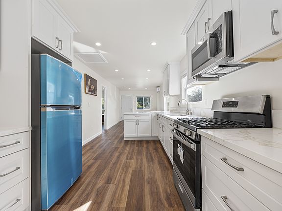 4th image of 1443 W 36th Pl