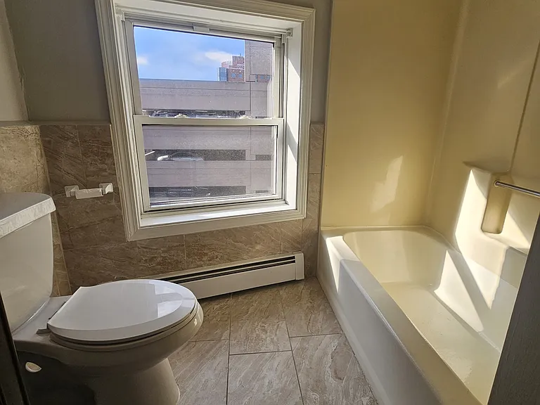 338 Orange St #302B — Photo 7