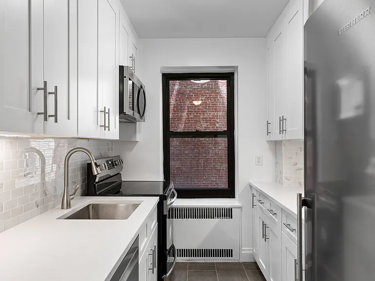 160 E 89th St #4G — Photo 10