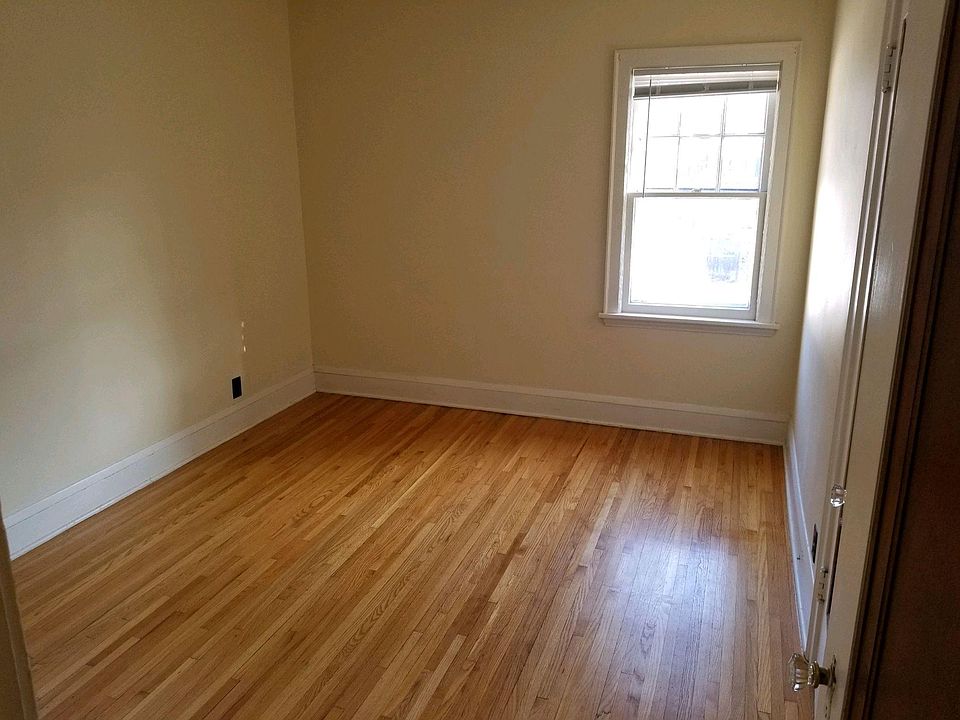 2nd image of 3531 Harriet Ave