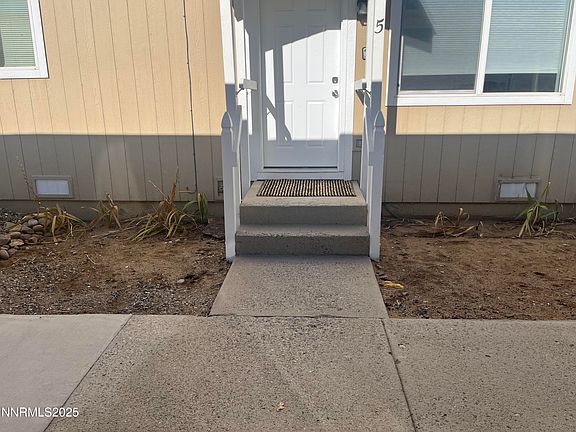 2nd image of 1265 Redwood Cir APT 5