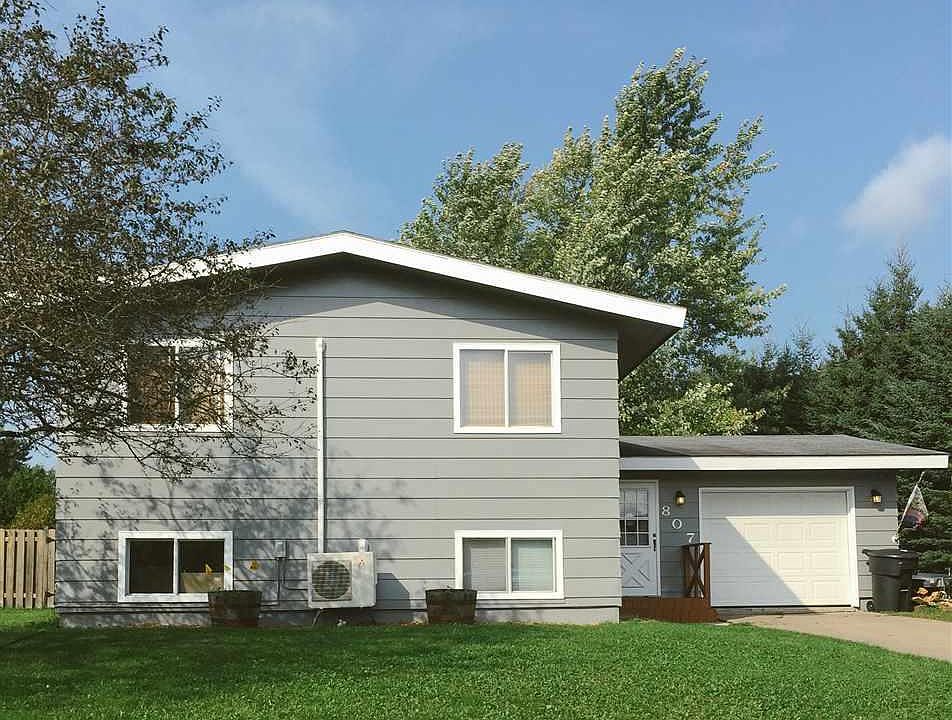 2nd image of 807 Center Dr