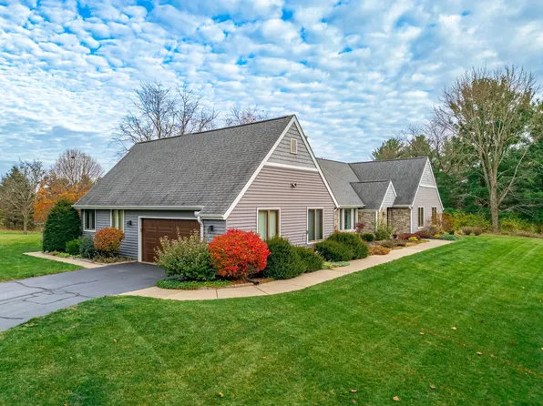 1628 Riverside Rd, Belvidere, IL 61008