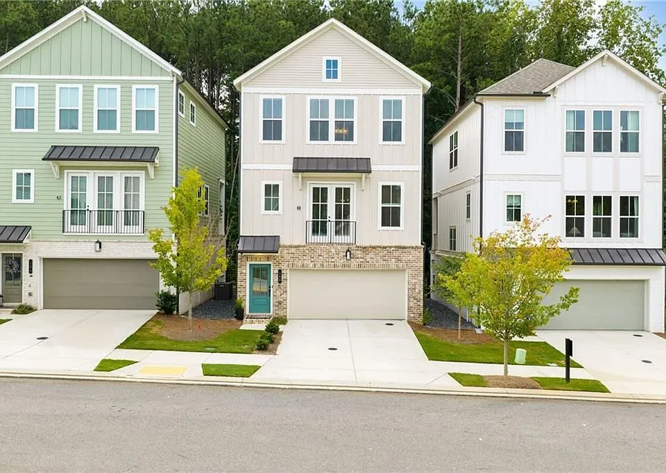 102 Pinecone Pkwy