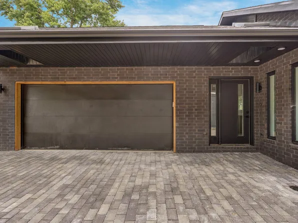 854 W Whiteside Street, Springfield, MO 65807