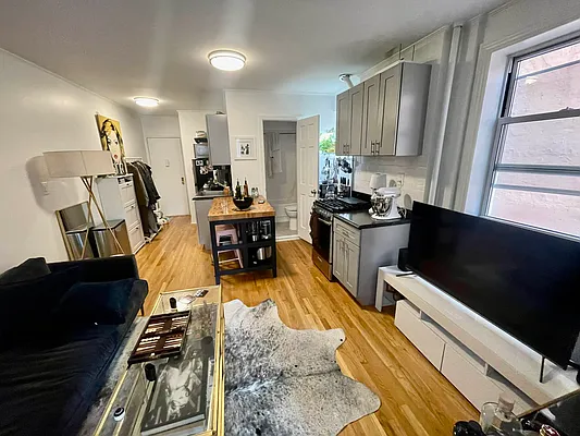 Rented by Highline Residential | media 16