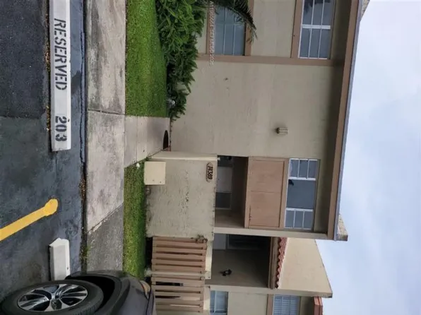 14389 Kendale Lakes Cir, Miami, FL 33183