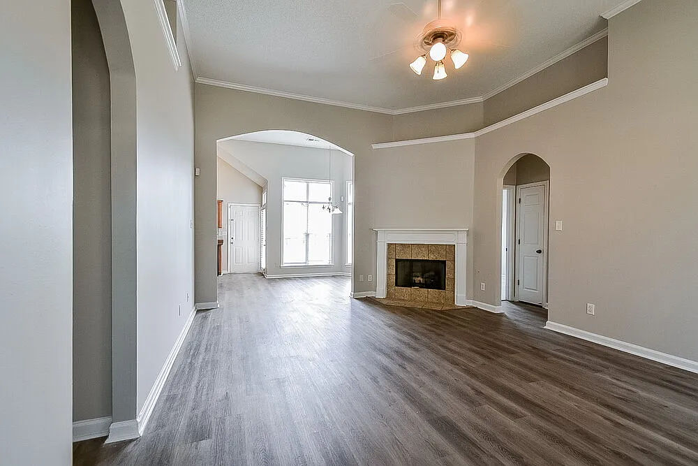 3 bed, 2.0 bath, 1624 sqft, $1,870 — Photo 4