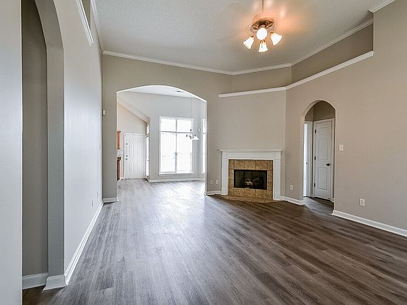 4th image of 9157 Acadia Pl