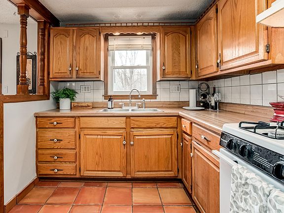 4th image of 6448 Parkview Ave