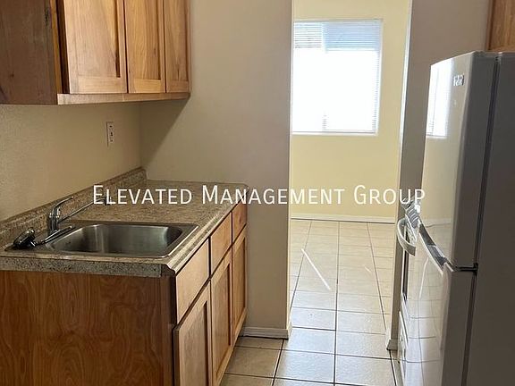 3rd image of 1024 Alvarado Dr SE Unit 3