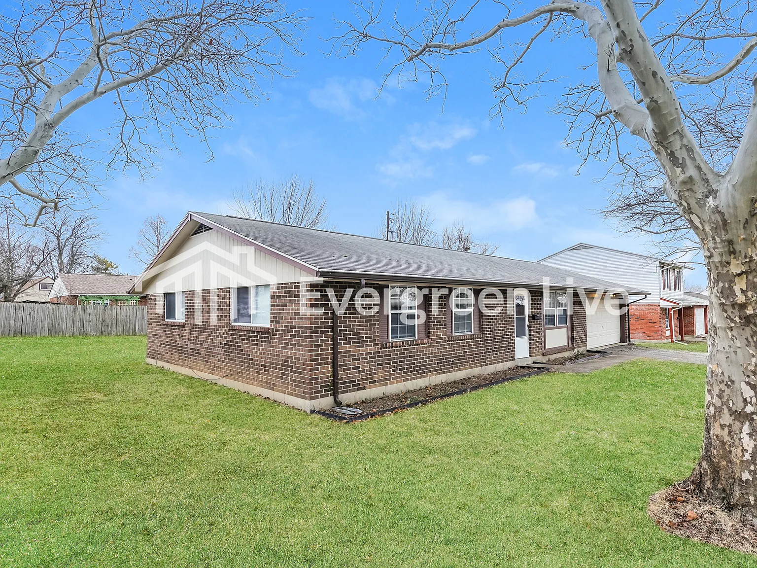 3 bed, 2.0 bath, 1247 sqft, $1,495 — Photo 2
