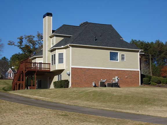 3rd image of 1005 Avery Creek Dr