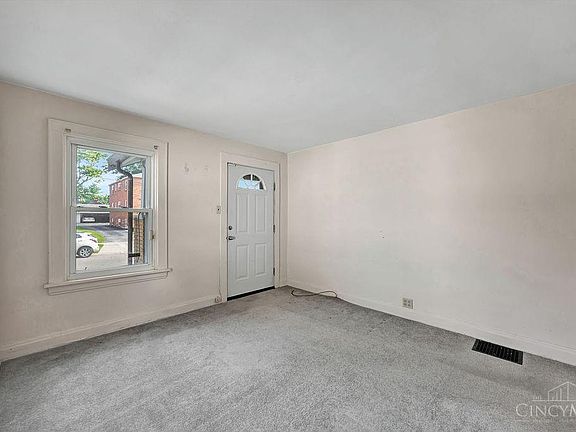 5th image of 4415 Duneden Ave