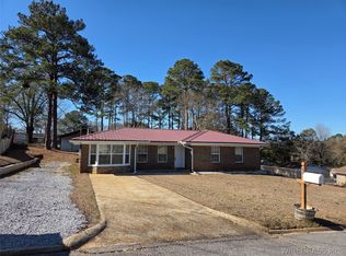 3 Meadow Dr, Daleville, AL 36322