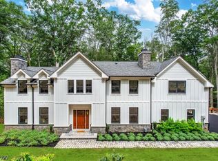 34 Hunter Dr, Morristown, NJ 07960