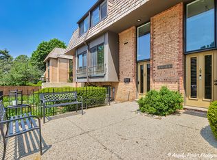 436 W Russell St #5, Barrington, IL 60010