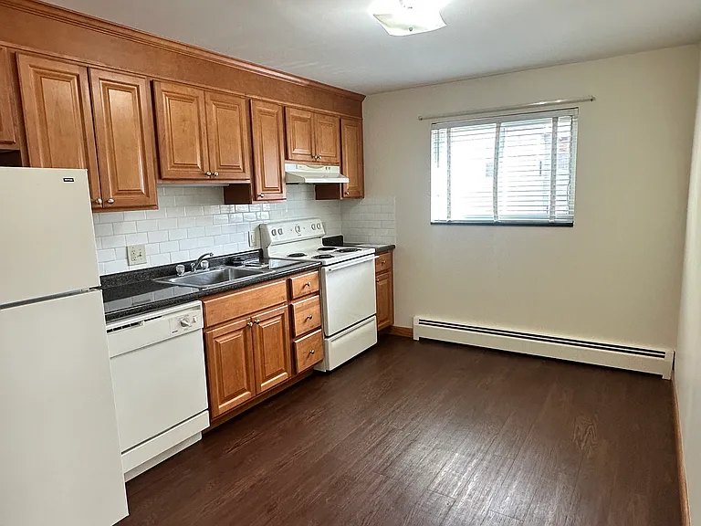95 Grant St #5 — Photo 2