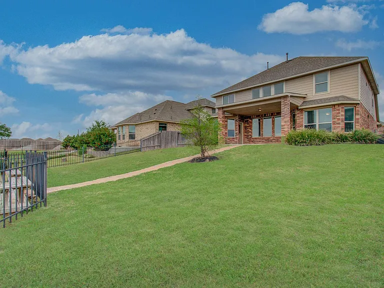 24331 Kee Cresta Ct — Photo 40