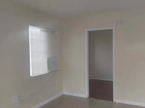 29 Pacific St #29, Bakersfield, CA 93305