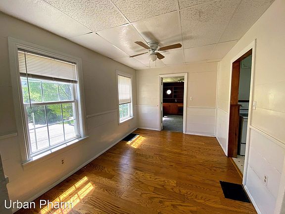 5th image of 1301 N Ave NE