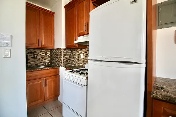 Rented by Hagstrom Management Inc | media 25