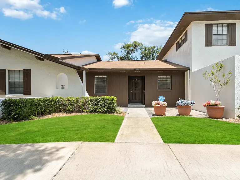 3528 Bay Ct — Photo 1