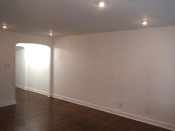 2nd image of 43 E La Crosse Ave APT 1