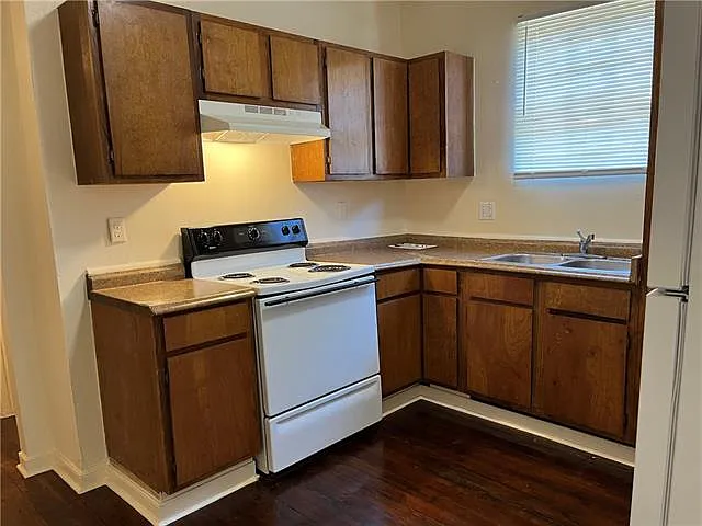 2 bed, 1.0 bath, 624 sqft, $1,400 — Photo 3