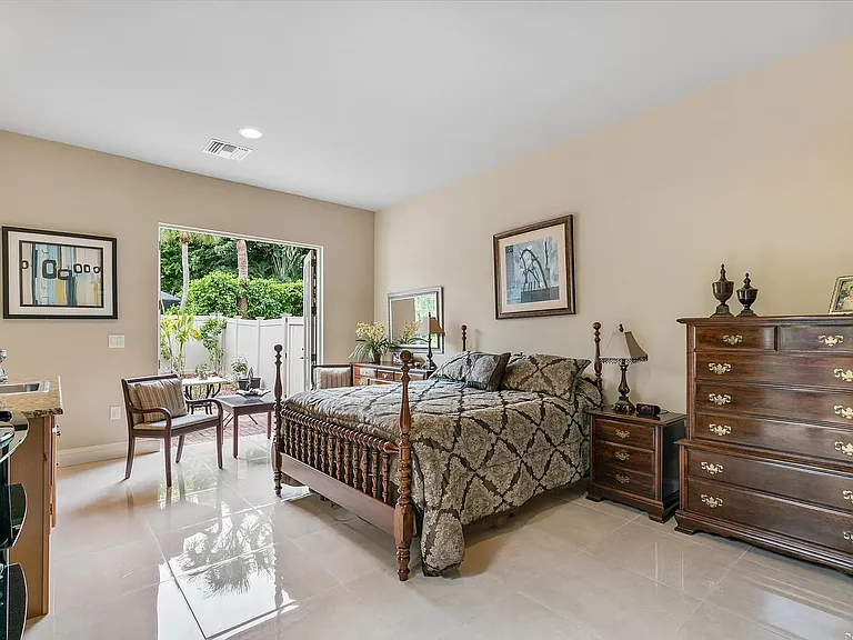 483 S Barfield Dr — Photo 24