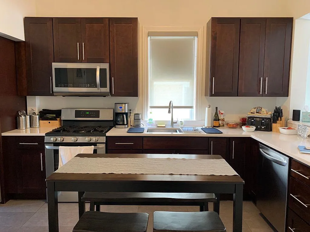 Building Photo - 2523 N Maplewood Ave #1