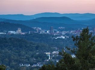 190 Villa Nova Dr, Asheville, NC 28804